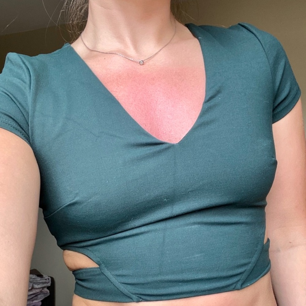 Bebe Crop Top - Picture 2 of 2